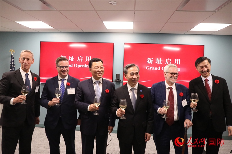 4、美中貿(mào)易全國委員會會長克雷格·艾倫、美國商會高級副會長傅瑞偉等美國工商界代表出席活動。 人民網(wǎng)記者 李志偉攝