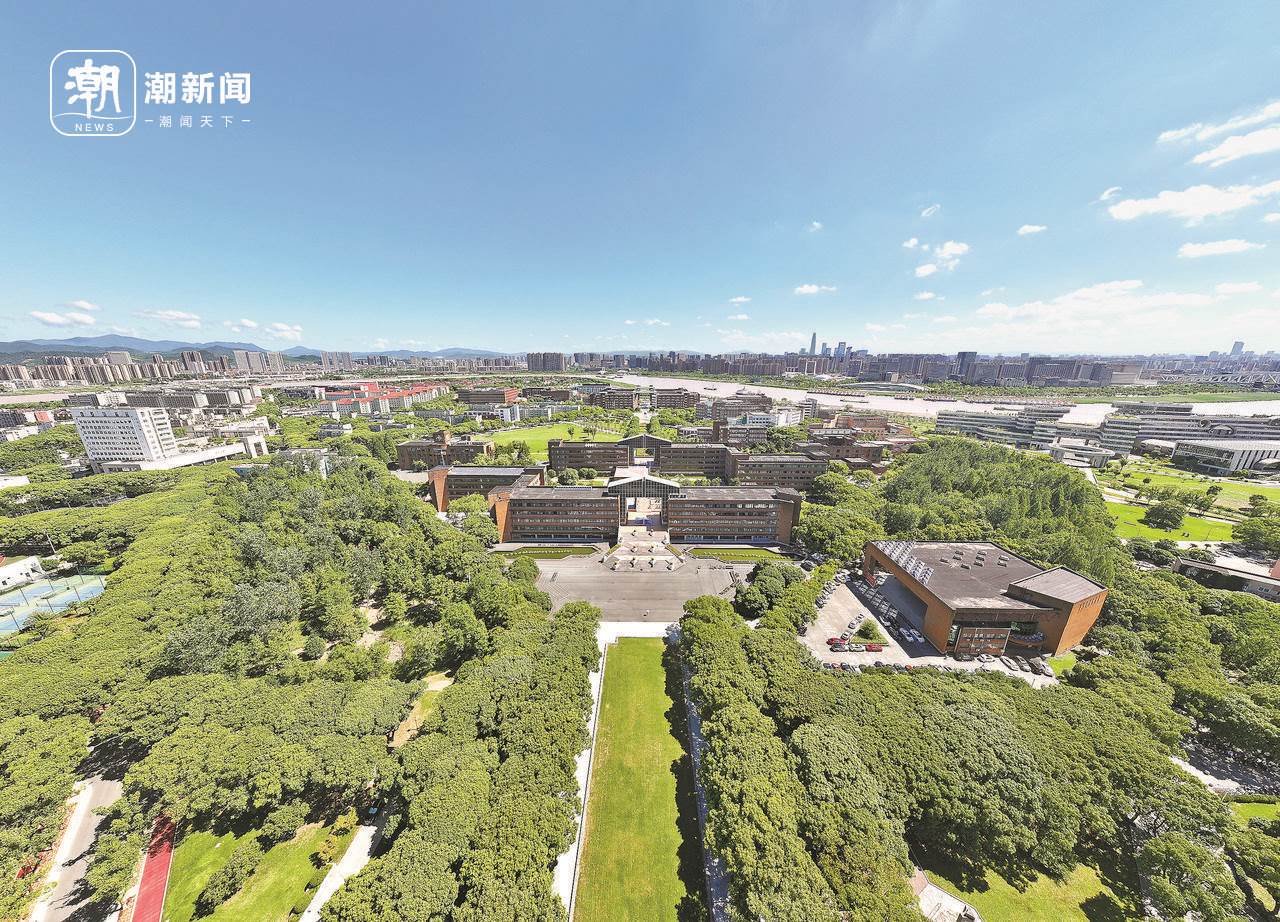 俯瞰寧波大學(xué)。潮新聞記者 賀元凱 周旭輝 彭鵬 攝