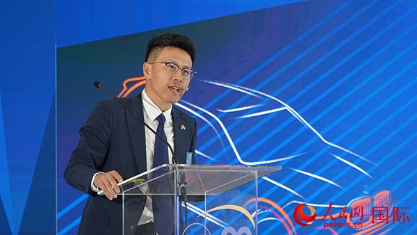 延鋒彼歐南非公司總經(jīng)理張鑫致辭。人民網(wǎng) 張茜攝
