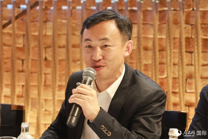 中國駐里約熱內(nèi)盧代總領(lǐng)事王海濤在座談會上致辭。人民網(wǎng)記者 陳海琪攝