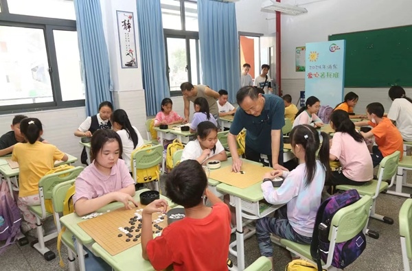 暑托班圍棋課。