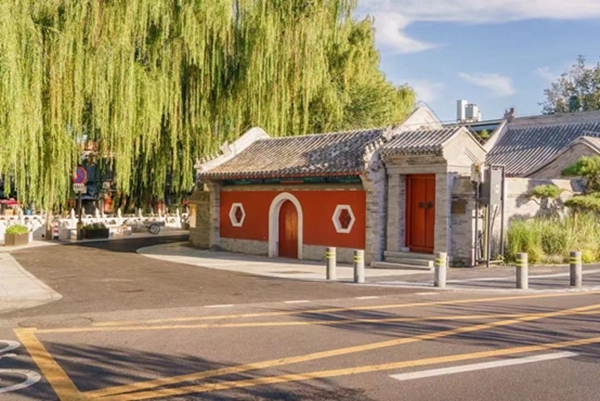 北京建筑大學(xué)古建保護(hù)與利用專業(yè)師生對北京德勝門內(nèi)大街開展空間品質(zhì)綜合提升項目，圖為項目竣工后的實景圖。校方供圖