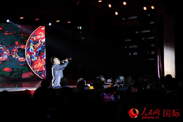 演出現(xiàn)場，演員帶來嗩吶獨奏《看秧歌》。人民網(wǎng)記者 楊一攝