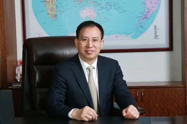 交通銀行黨委委員、副行長周萬阜接受人民網(wǎng)記者采訪。受訪者供圖
