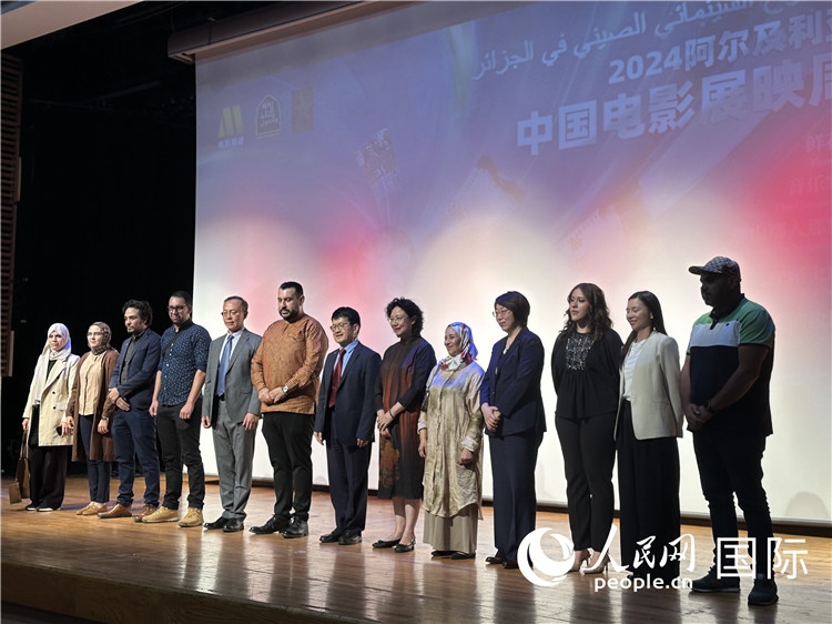 中阿兩國(guó)官員、電影行業(yè)從業(yè)者、媒體代表等出席開(kāi)幕式 郝瑞敏攝