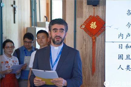 里約天主教大學(xué)校長安德森·佩德羅索在活動現(xiàn)場致辭。人民網(wǎng)記者 陳海琪攝