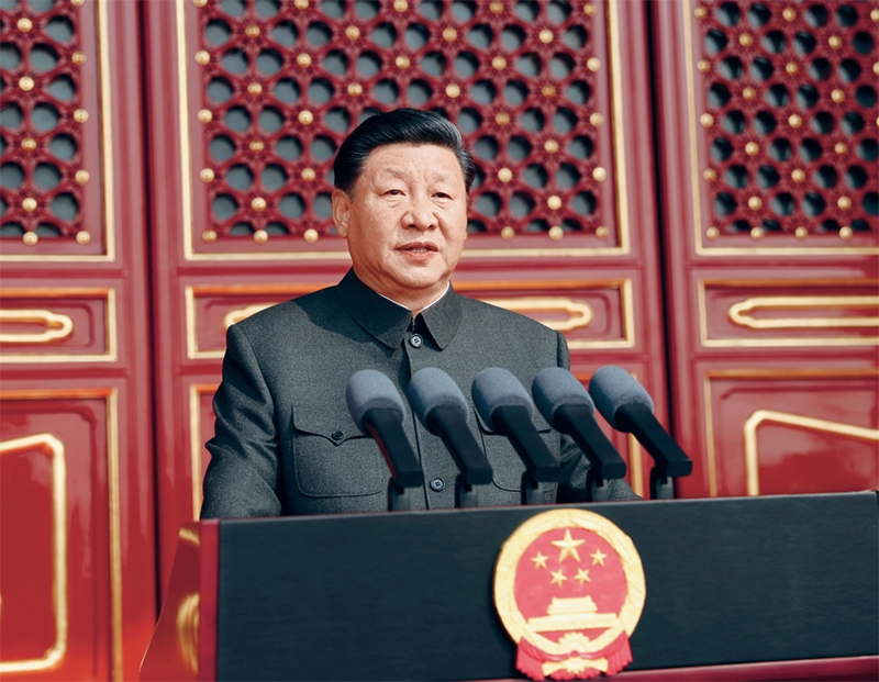 2019年10月1日，慶祝中華人民共和國(guó)成立70周年大會(huì)在北京天安門廣場(chǎng)隆重舉行。中共中央總書(shū)記、國(guó)家主席、中央軍委主席習(xí)近平發(fā)表重要講話。 新華社記者 鞠鵬/攝