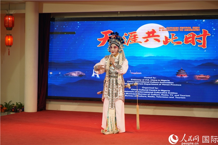 曲劇表演。人民網(wǎng)記者 姜宣攝
