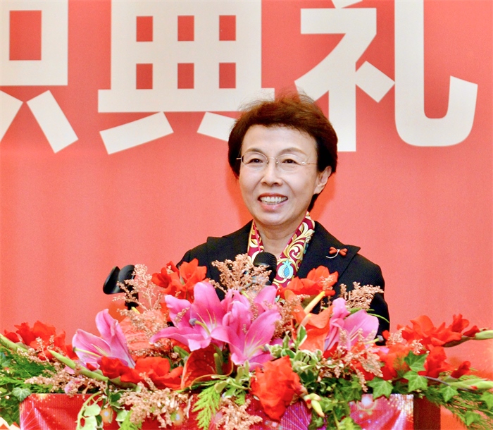 中國(guó)僑聯(lián)副主席程紅出席比利時(shí)浙江籍僑團(tuán)聯(lián)盟第二屆主席團(tuán)就職典禮并致辭。比利時(shí)浙江籍僑團(tuán)聯(lián)盟供圖