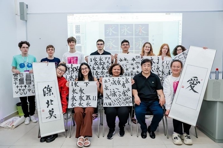 深北莫舉行文化交流活動。深北莫供圖