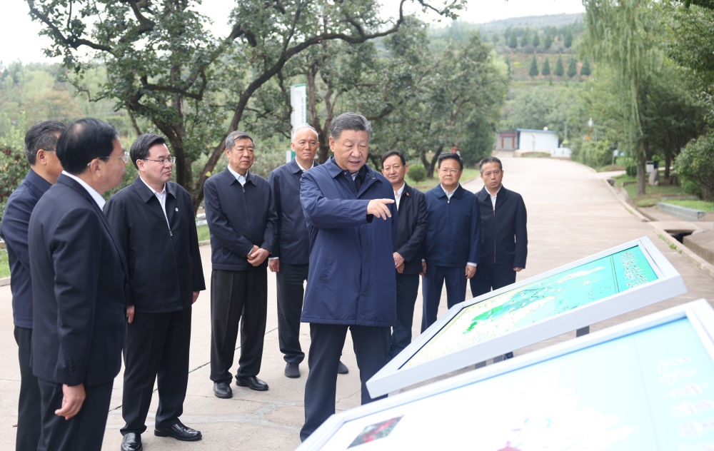 2024年9月11日，習(xí)近平在甘肅省天水市麥積區(qū)南山花牛蘋果基地考察時(shí)，聽取引洮供水工程情況匯報(bào)。當(dāng)?shù)弥?00萬群眾從此告別苦咸水后，總書記十分高興。他要求加強(qiáng)維護(hù)和管理，讓這項(xiàng)工程在沿線群眾生產(chǎn)生活中發(fā)揮更大效用。