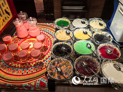 馬來西亞美食節(jié)現(xiàn)場準(zhǔn)備的美食。人民網(wǎng) 楊春燕攝