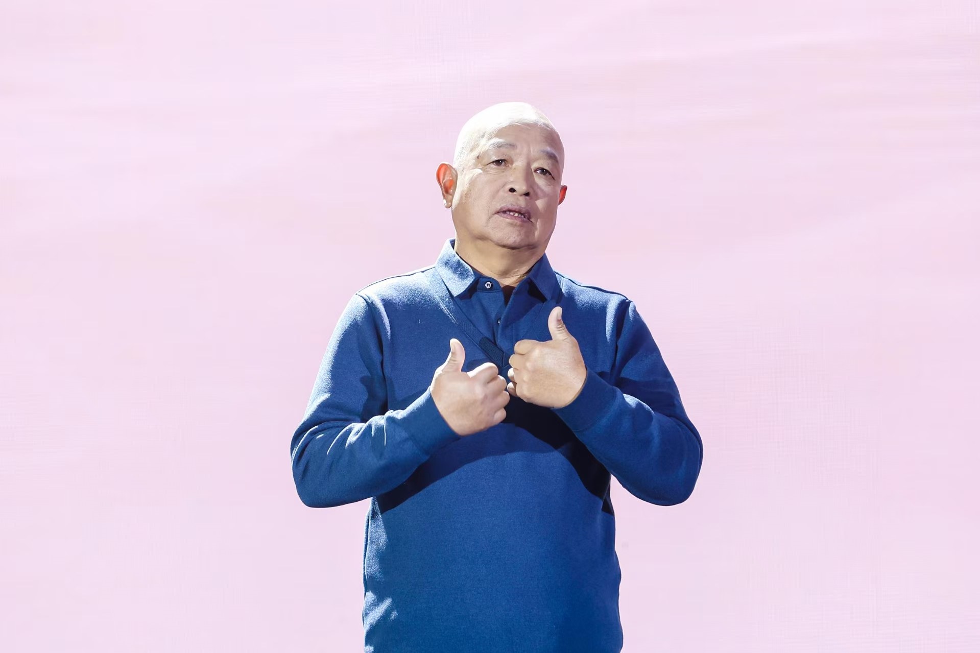 “山東好人”、煙臺市無聲洗車場經(jīng)理柳興濤。人民視頻供圖。