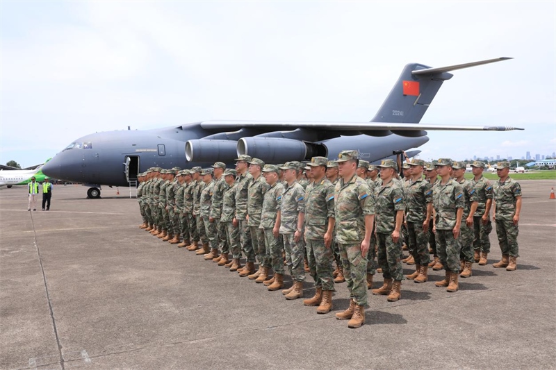 中方參演部隊搭乘運(yùn)—20運(yùn)輸機(jī)飛抵印尼國民軍空軍哈利姆機(jī)場。 龔勝祥攝