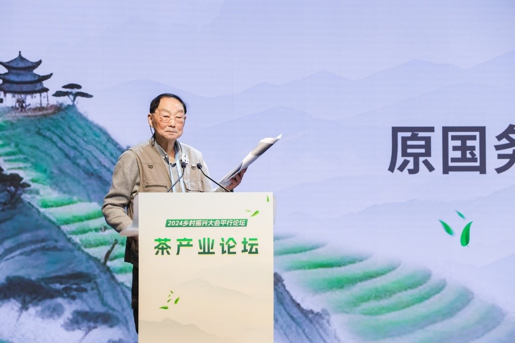 全國農(nóng)業(yè)科技創(chuàng)業(yè)創(chuàng)新聯(lián)盟主席，原國務(wù)院參事、國務(wù)院扶貧辦主任、農(nóng)業(yè)部副部長劉堅致辭