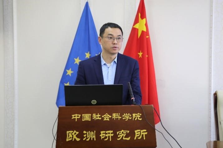 社會科學(xué)文獻(xiàn)出版社副總編輯童根興作開幕式致辭。吳迪攝