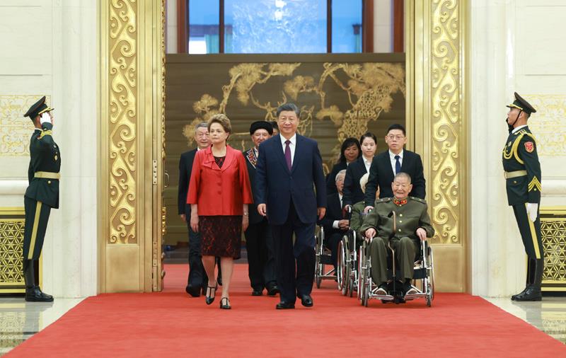 △2024年9月29日，中華人民共和國國家勛章和國家榮譽(yù)稱號頒授儀式在北京人民大會堂金色大廳隆重舉行。習(xí)近平總書記同國家勛章和國家榮譽(yù)稱號獲得者一同步入會場。