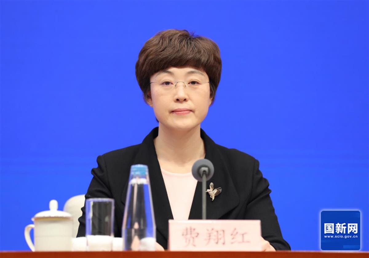 司法部新聞發(fā)言人、法治宣傳中心主任費翔紅。圖片來源：國新網(wǎng)