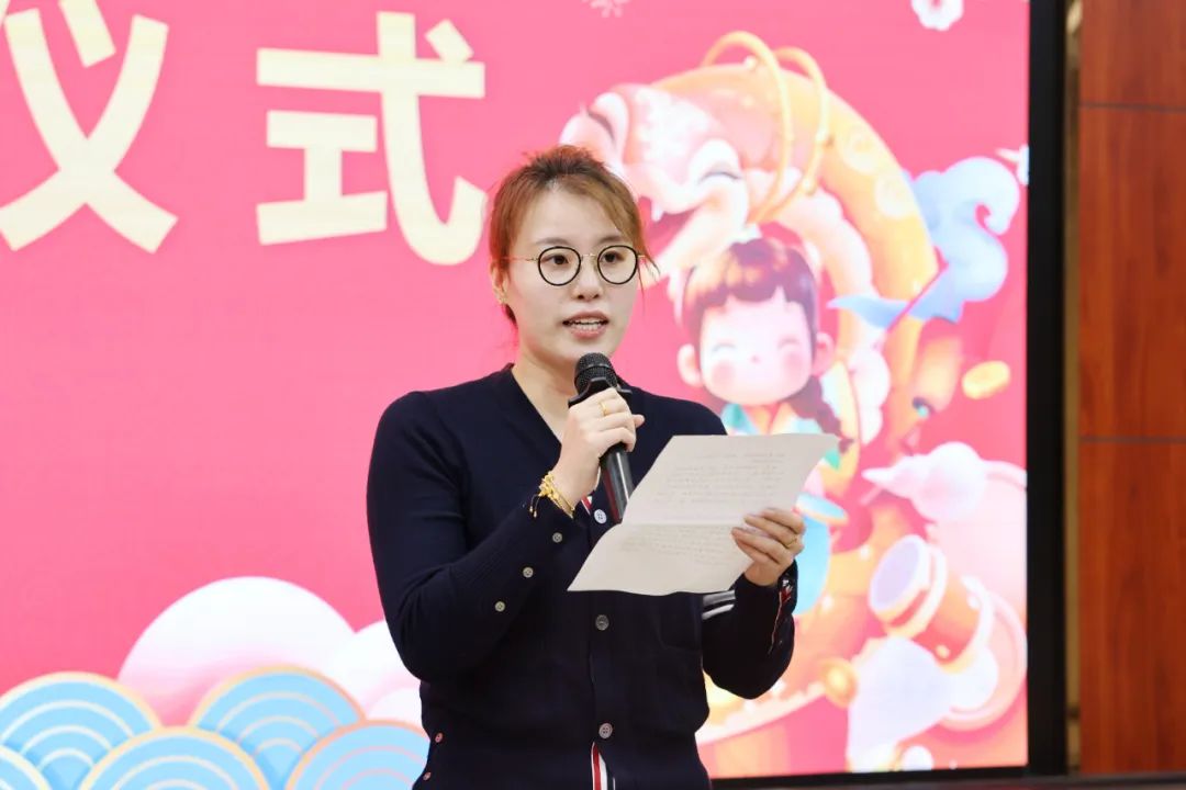 傅園慧在新教師入職儀式上發(fā)言。浙江大學(xué)供圖