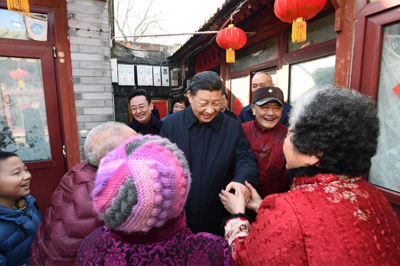 2019年2月1日，習(xí)近平總書(shū)記來(lái)到北京前門東區(qū)草廠四條胡同看望慰問(wèn)群眾。