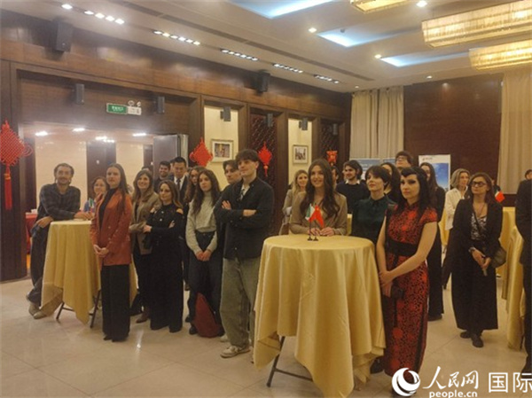 來自意大利多所高校的師生代表參加了此次活動。人民網(wǎng)記者鄭彬攝
