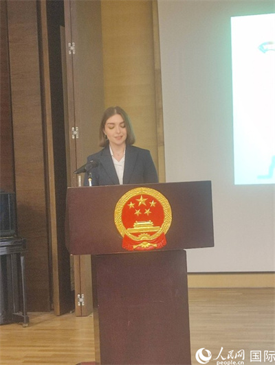 意方學生代表白綺花發(fā)言。人民網(wǎng)記者 鄭彬攝