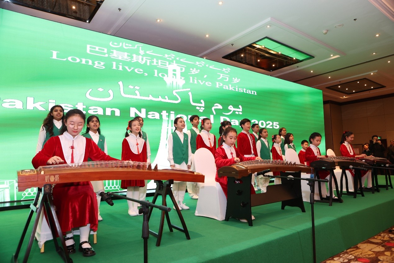 中巴兩國(guó)學(xué)生演出。巴基斯坦駐華大使館供圖