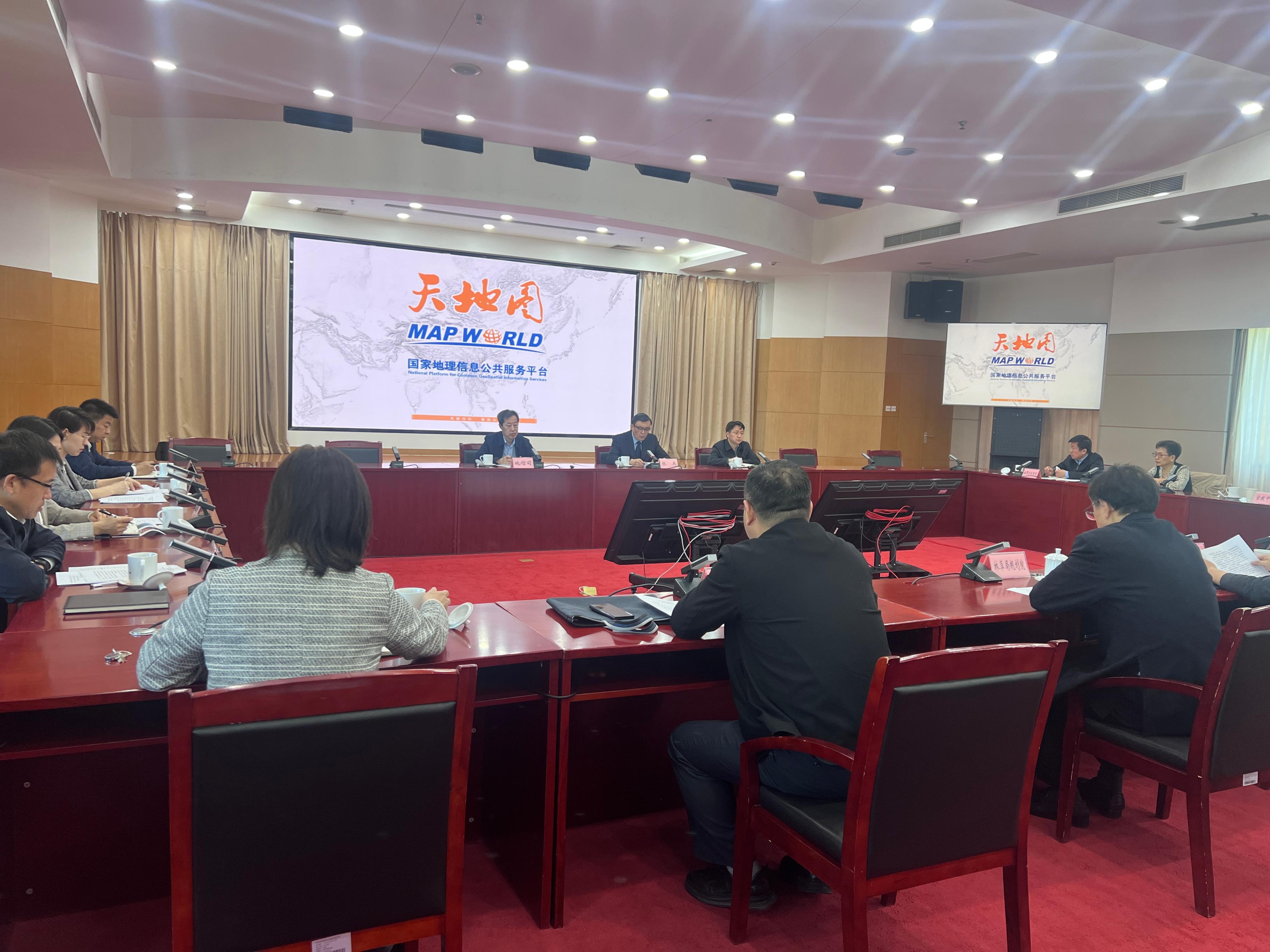 新版國家地理信息公共服務(wù)平臺“天地圖”上線現(xiàn)場。人民網(wǎng) 歐陽易佳攝