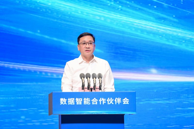 圖為河南省人民政府國有資產(chǎn)監(jiān)督管理委員會黨委委員、副主任李海峰。